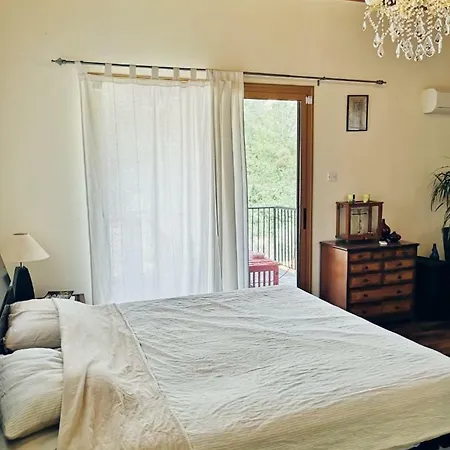 Privately Located With Pool 빌라 Akrounta