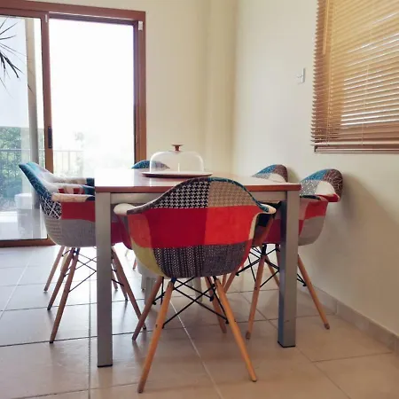 Privately Located With Pool Akrounta